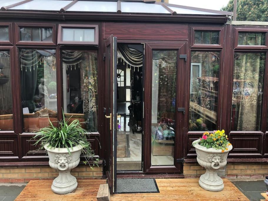 לונדון Cheerful 4 Bedroom House With Garden Free Parking מראה חיצוני תמונה