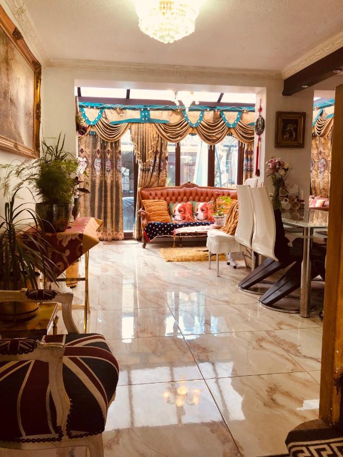 לונדון Cheerful 4 Bedroom House With Garden Free Parking מראה חיצוני תמונה